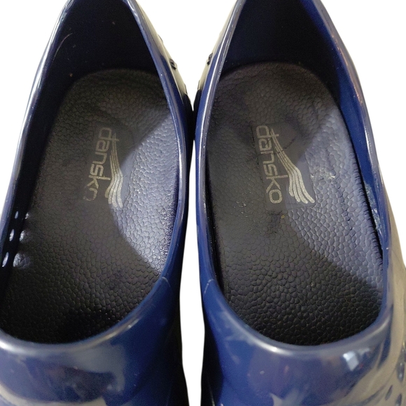 Dansko Pixie Rubber Clog Shoes Blue Embossed Tooled Floral Slip Ons Size 7 EU 37 - Picture 4 of 10